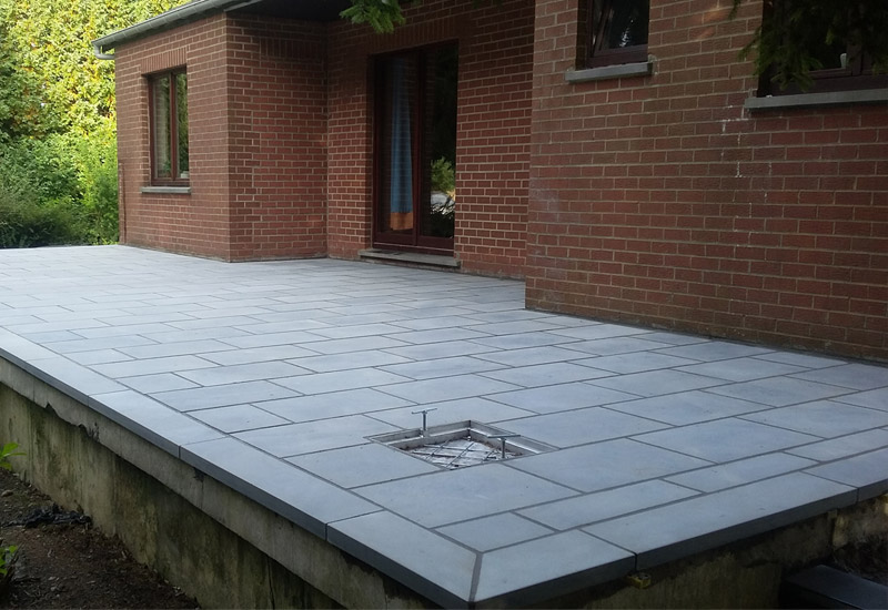 Création d'un escalier extérieur en carrelages Debry Namur